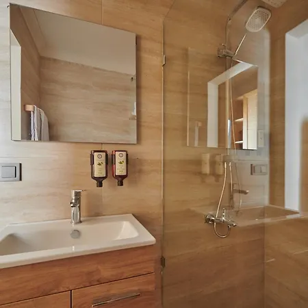 Castelle Szálloda *